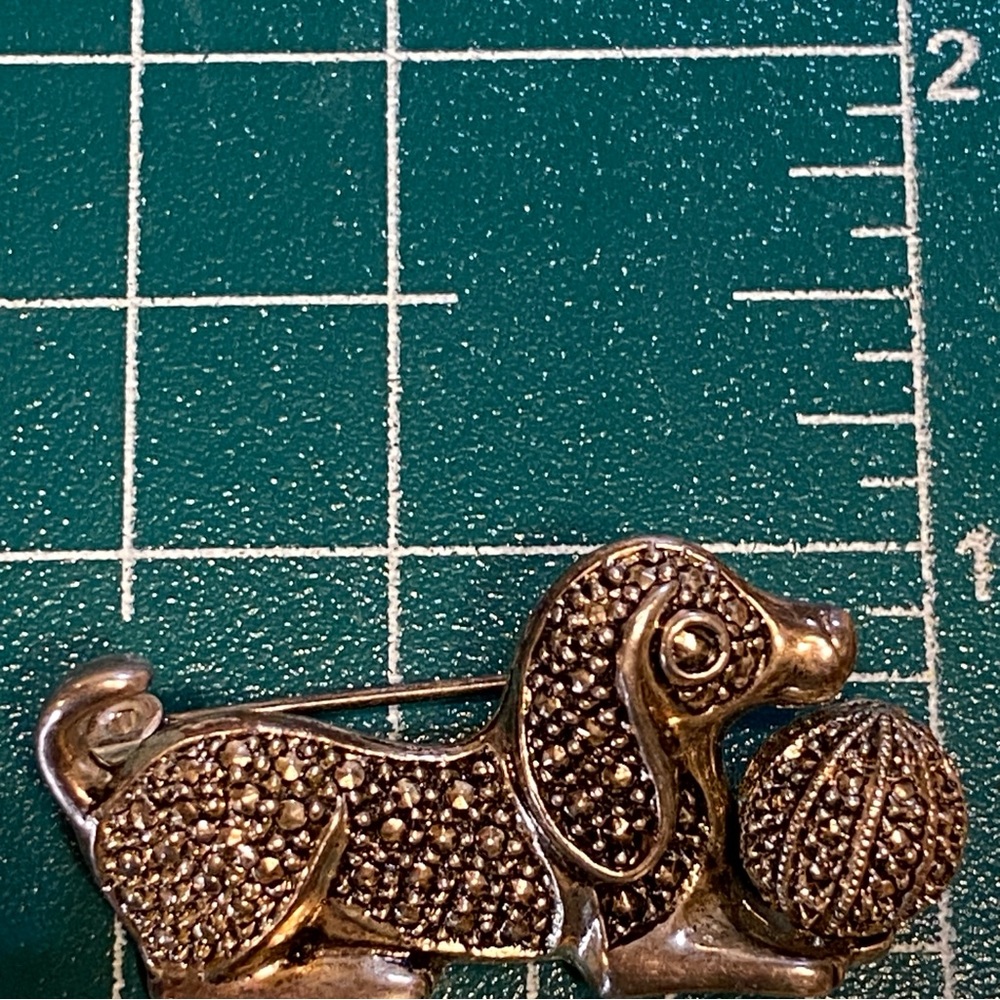 🍒3 for $33🍒 Adorable Dachshund Weiner Dog Faux Marcasites Brooch Pin - Picture 6 of 6